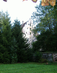 Blick auf das Schloss im Herbst